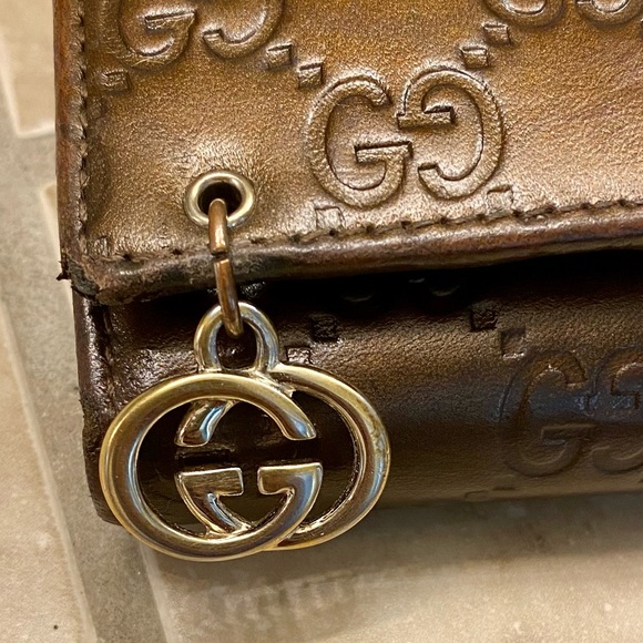 (SOLD) Auth Gucci Wallet on chain - Picture 13 of 15